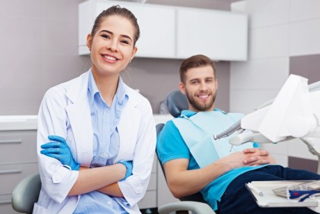 Vorbereitungsassistenten in MVZ und BAG: Die Assistentenrichtlinien bedürfen der unbedingten Anpassung – nicht zuletzt mit Blick auf die Zukunft der Zahnärzteschaft. 