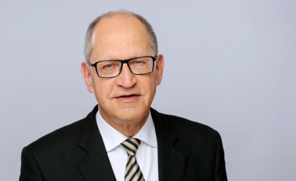 Dr. Peter Engel