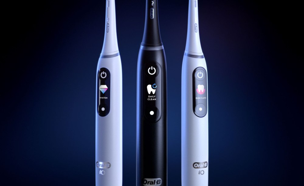 Die Oral-B iO Series 9 mit dem oszillierend-rotierenden Bürstenkopf mit Mikrovibrationen überzeugte die Schallzahnbürstennutzer auf allen Ebenen. Die Oral-B iO Series 9 mit dem oszillierend-rotierenden Bürstenkopf mit Mikrovibrationen überzeugte die Schallzahnbürstennutzer auf allen Ebenen.