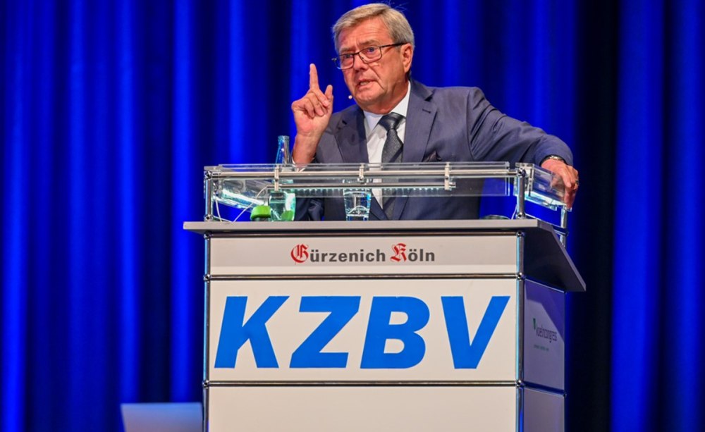 Dr. Wolfgang Eßer, Vorsitzender des Vorstands der KZBV, hielt auf der 10. Vertreterversammlung in Köln eine pointierte, gut 90 minütige Rede.