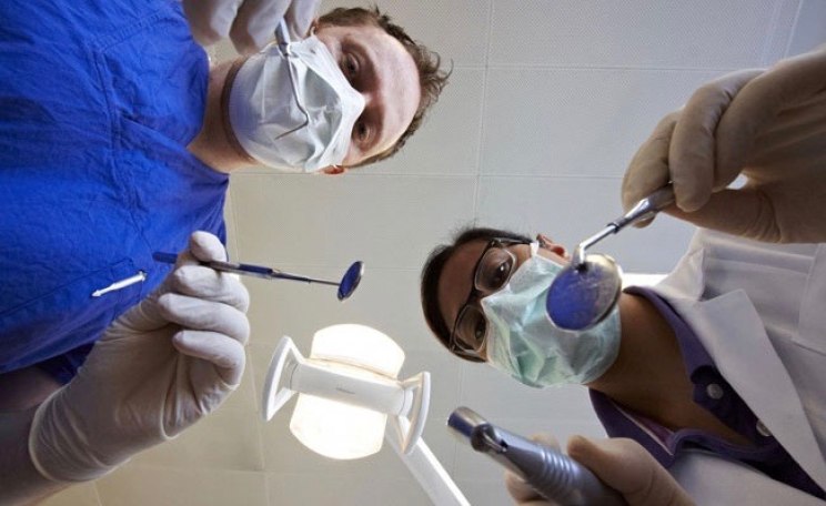 Das Frankfurter Zahnärztliche Universitäts-Institut der Goethe-Universität hat ein eigenes zahnmedizinisches Versorgungszentrum ausgegründet. 