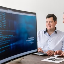 Die Bitcare-Gründer Florian Kohlmayer und Andreas Lehmann.