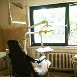 Allein im Kreis Ahrweiler sind sieben Zahnarztpraxen völlig zerstört.