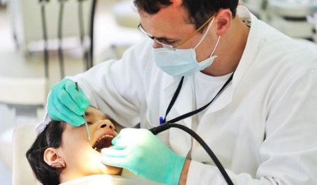 Behandlungssituation Zahnarzt Patientin