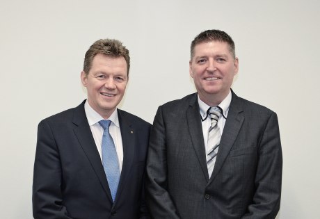 Dr. Holger Seib neben Michael Evelt 