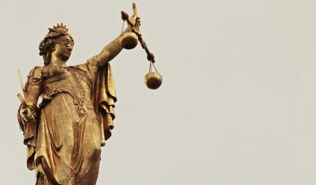 Statur einer Justizia