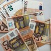Mehrere 50-Euro-Scheine 